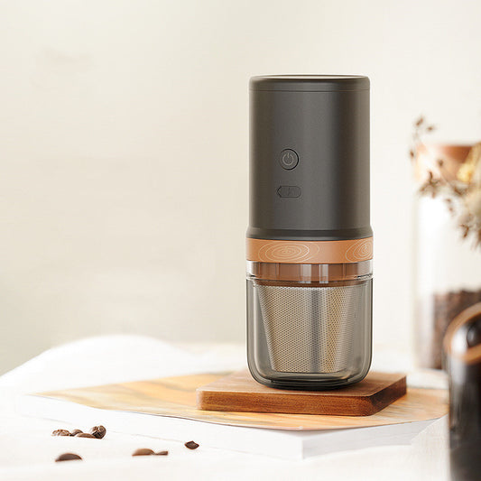 Bærbar utendørs kaffekvern og kaffebrygger med integrert filter