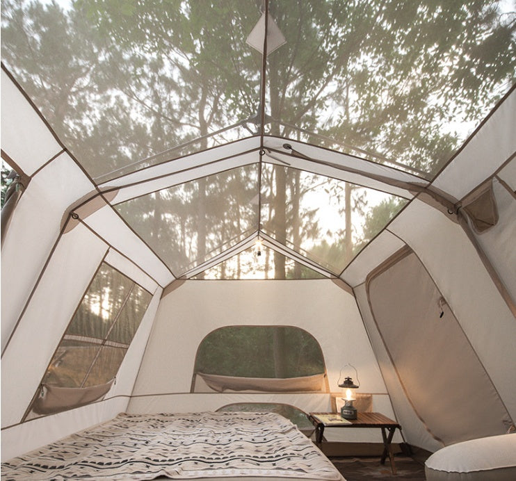 Stort telt med to rom som bygger skikkelig leirfølelse